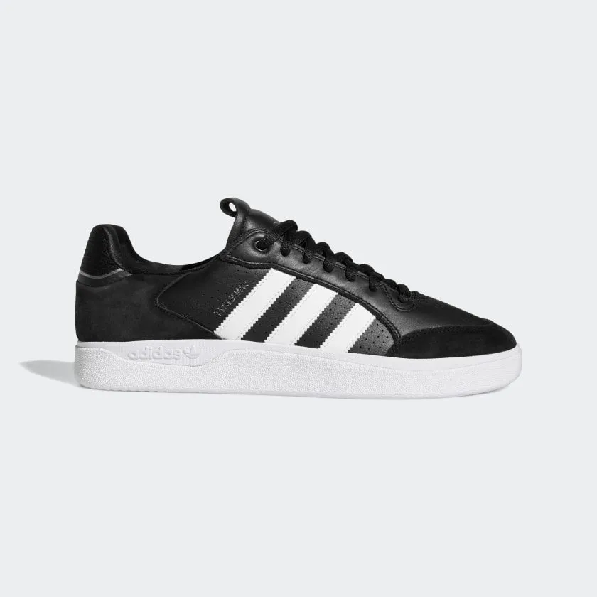 Adidas Tyshawn Low Shoe Core Black/Cloud White/Gold Metallic
