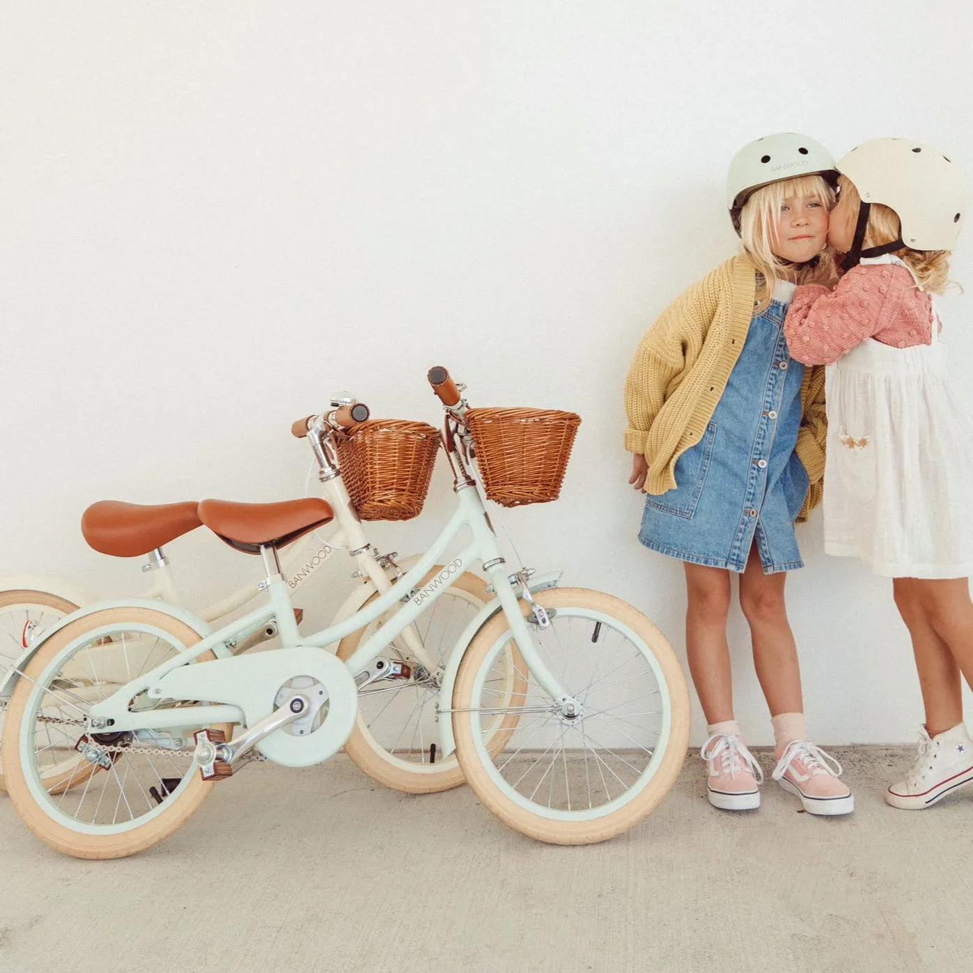 Banwood Classic Bicycle 16" (Pale Mint)