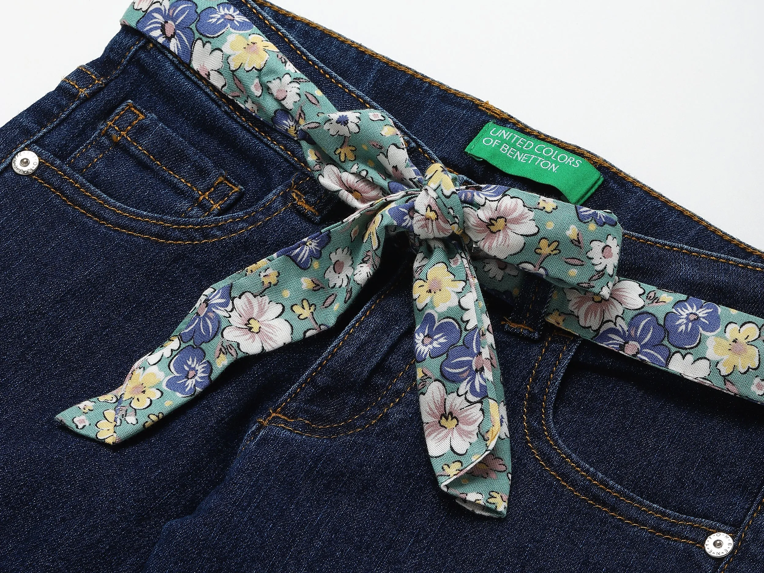 Basic Jeans With Belt