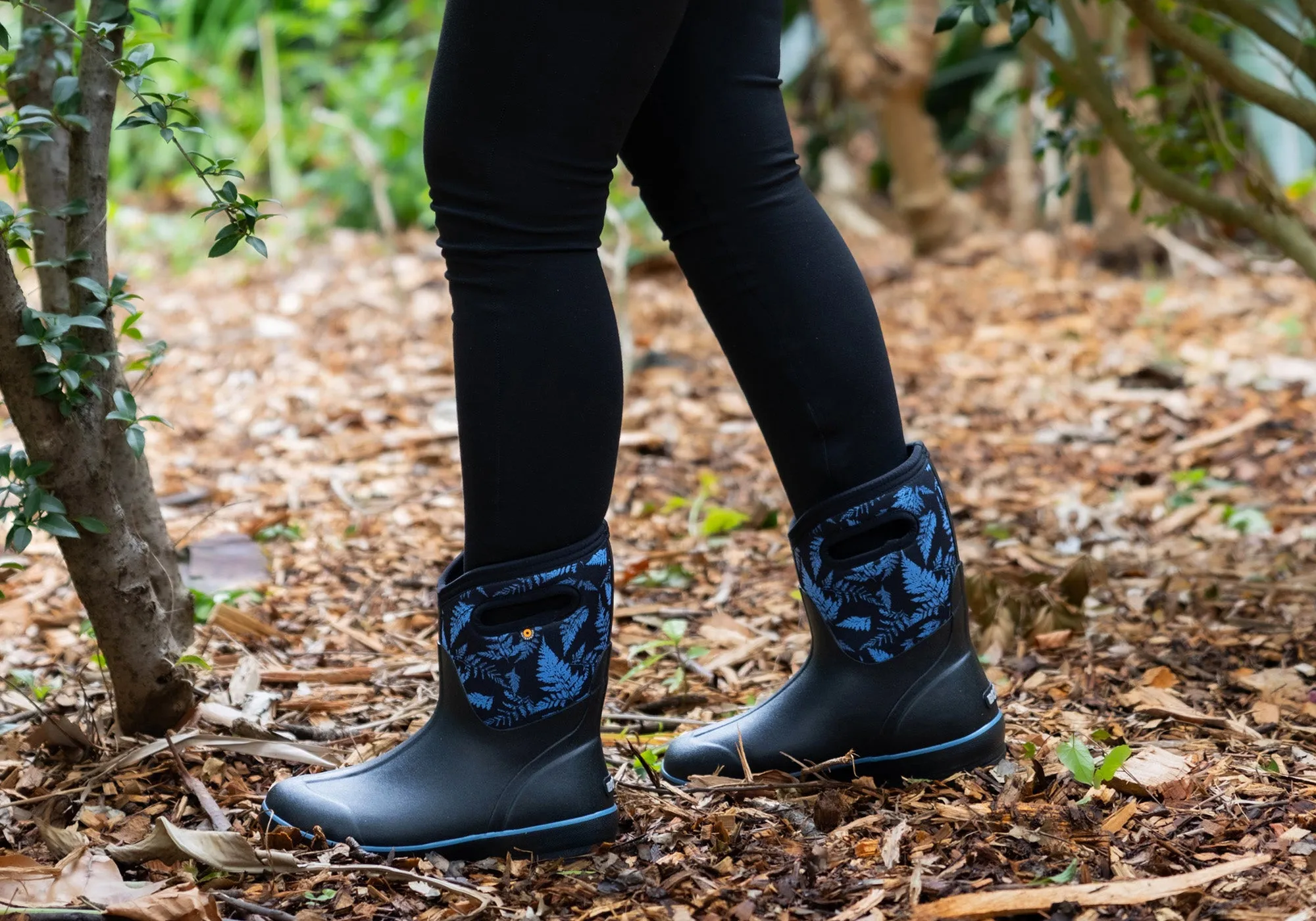 Bogs Womens Comfortable Classic Mid Ferns Waterproof Boots