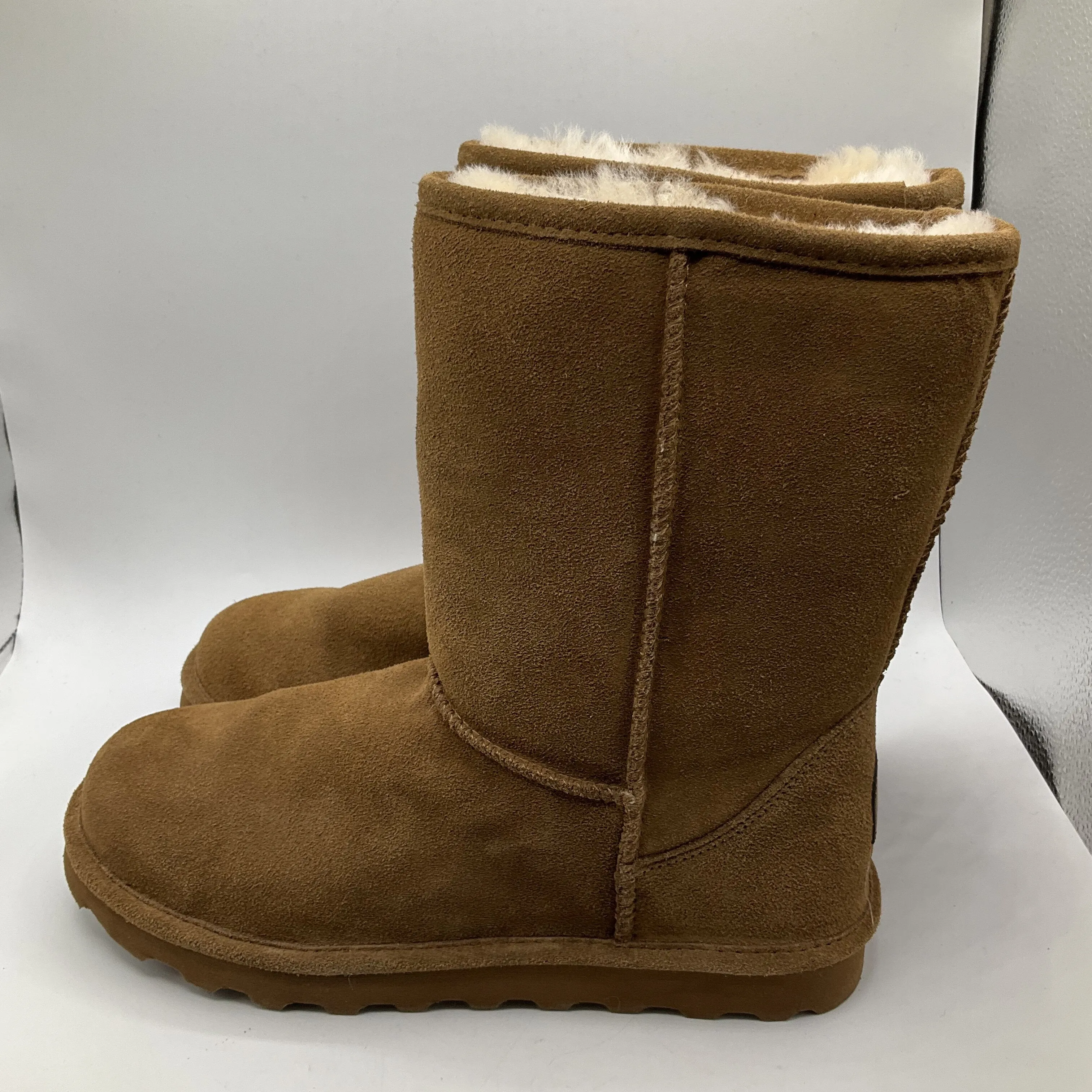 Boots Snow By Bearpaw  Size: 11