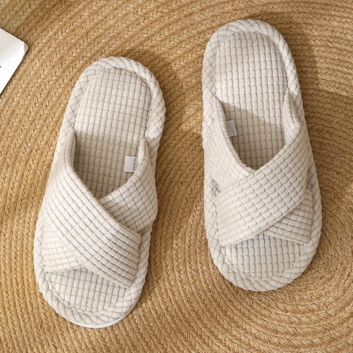 Comfortable and Moisture-Absorbing Open-Toe Women's Slippers with Cross-Strap for Spring and Autumn