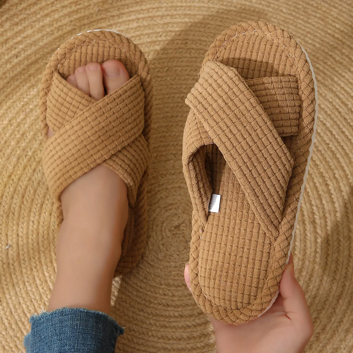 Comfortable and Moisture-Absorbing Open-Toe Women's Slippers with Cross-Strap for Spring and Autumn