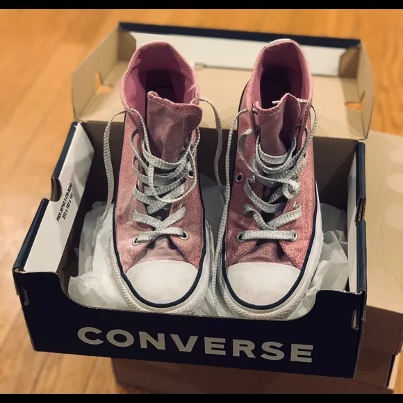 Converse CTAS pink shimmer, silver, girls sz1