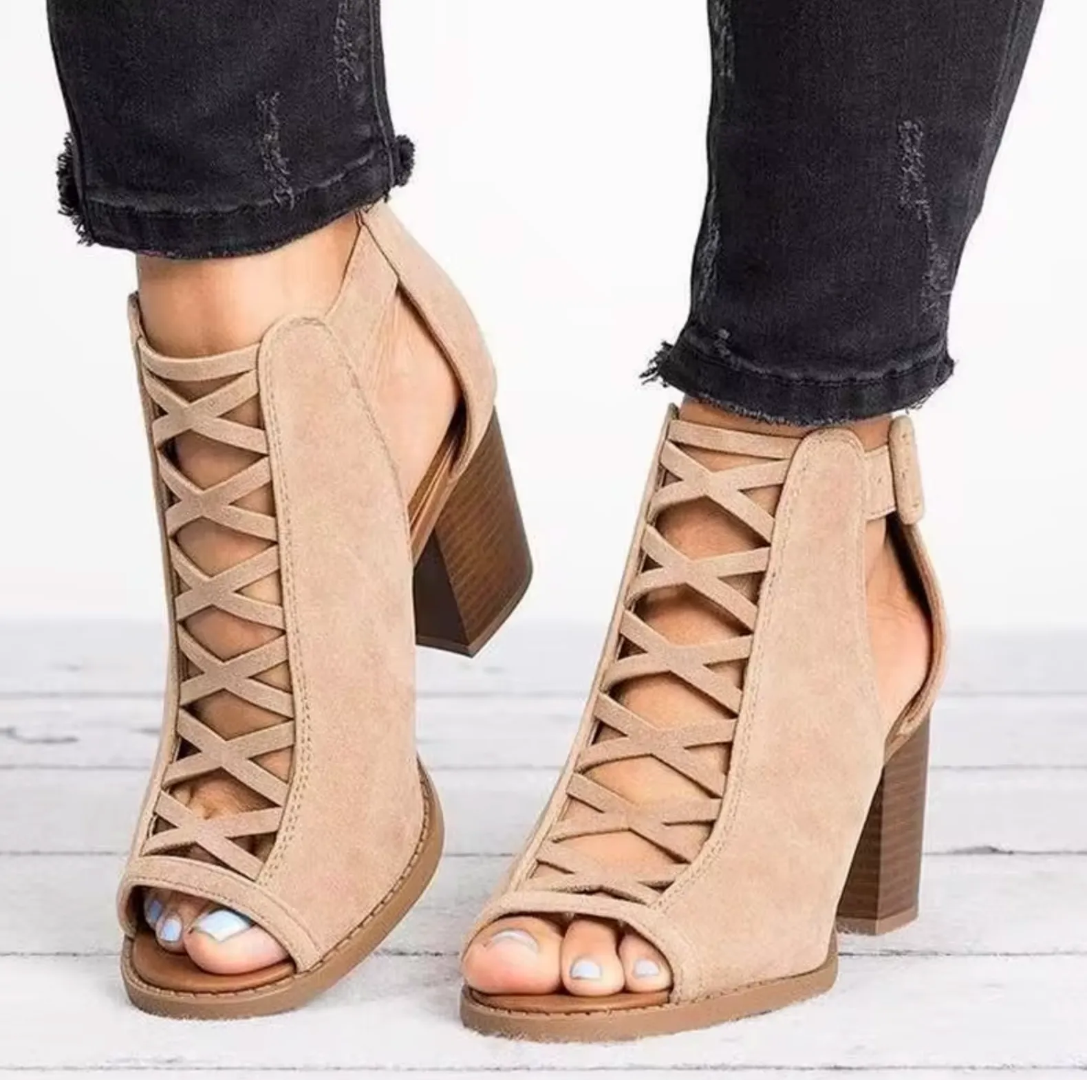 Fiora® | Elegant sandals with laces