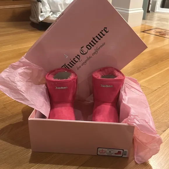 JUICY COUTURE girl’s Kave Winter Boots