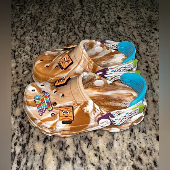 Kids All Terrain Crocs X Cinnamon Toast Crunch PS - 11
