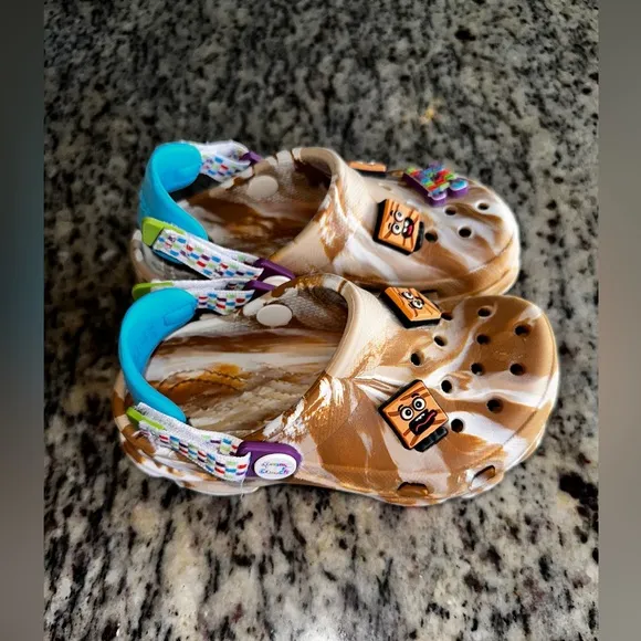 Kids All Terrain Crocs X Cinnamon Toast Crunch PS - 11