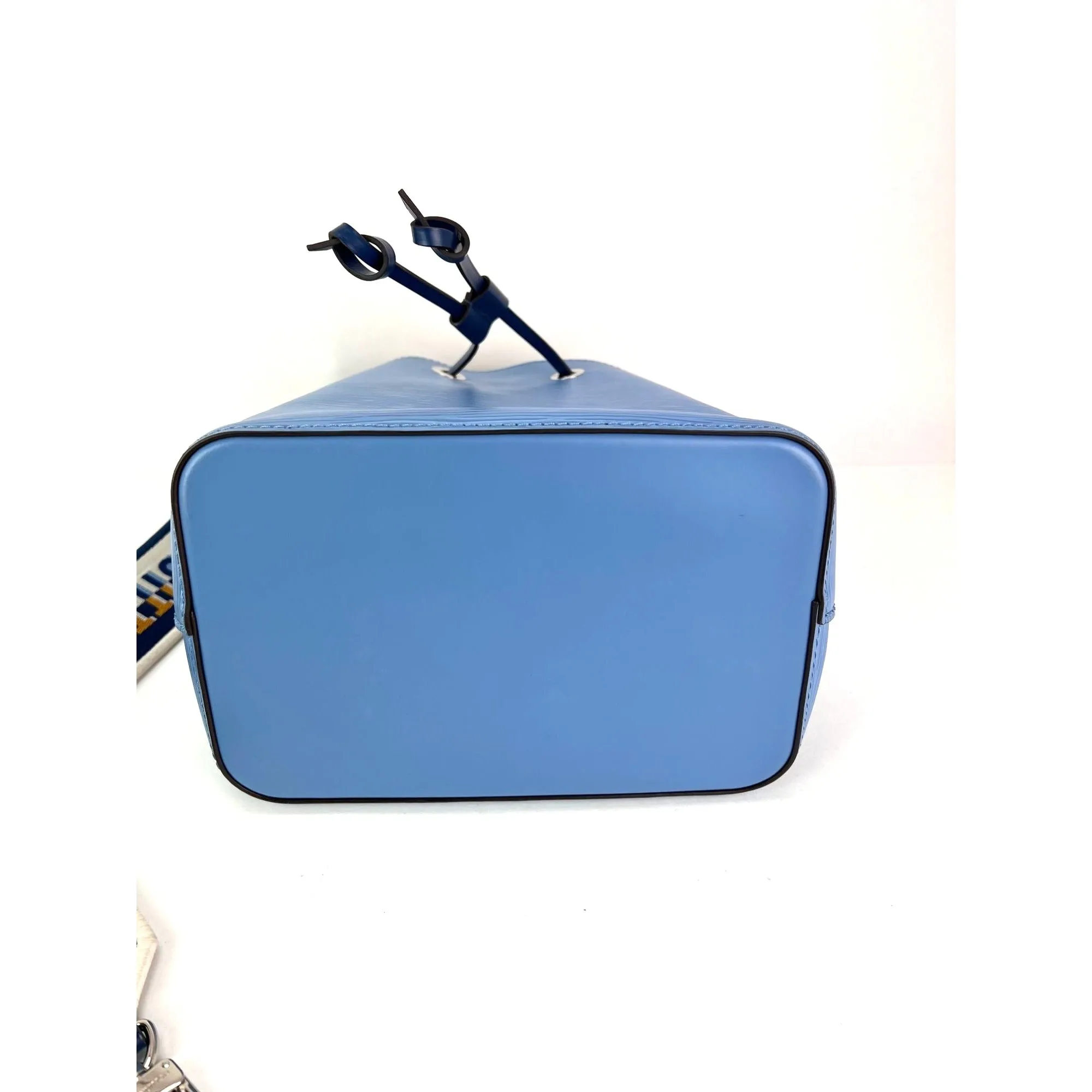 Louis Vuitton Neo Noe BB Blue Epi Leather Shoulder Bag