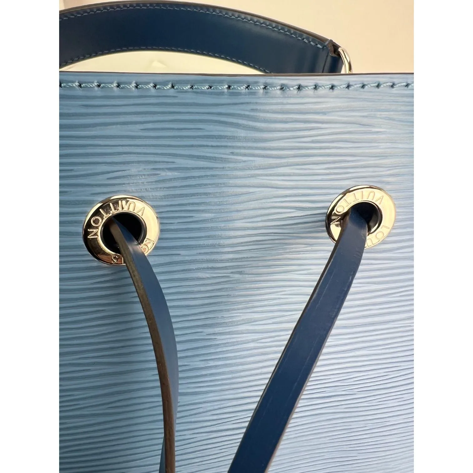 Louis Vuitton Neo Noe BB Blue Epi Leather Shoulder Bag