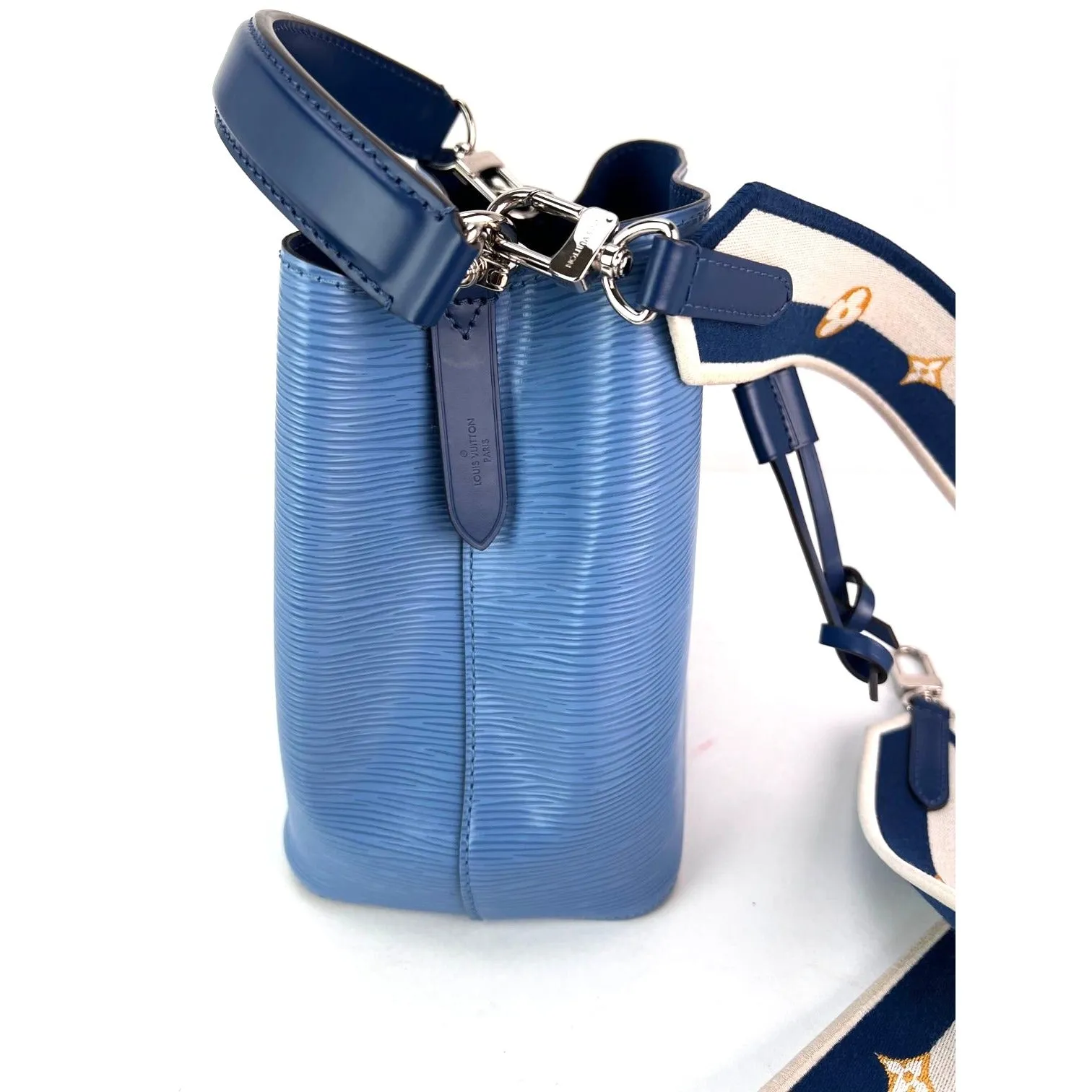 Louis Vuitton Neo Noe BB Blue Epi Leather Shoulder Bag