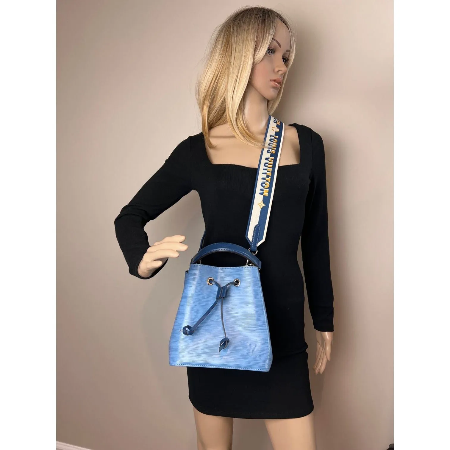 Louis Vuitton Neo Noe BB Blue Epi Leather Shoulder Bag