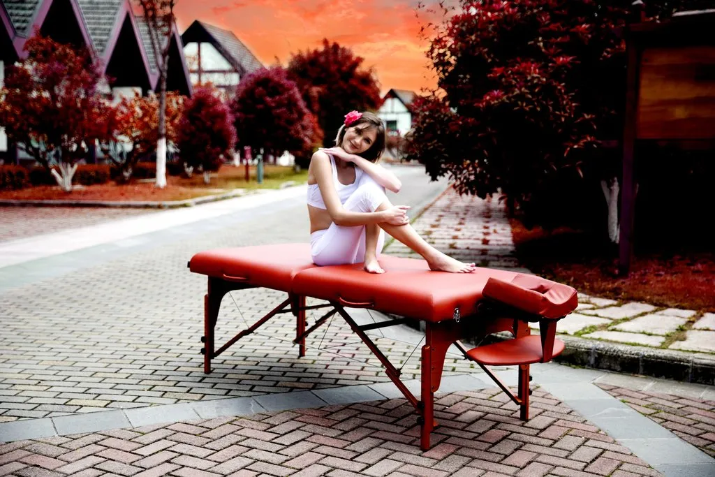 Master Massage 31" SANTANA™ Portable Massage Table Package