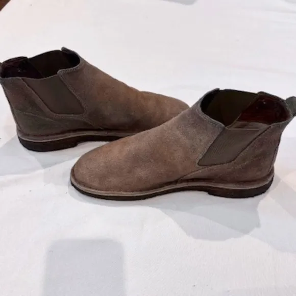RETIRED Clarks Originals Desert Cougar Chelsea Boot Size 7.5​​​​​