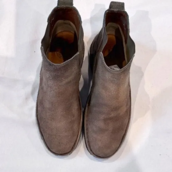 RETIRED Clarks Originals Desert Cougar Chelsea Boot Size 7.5​​​​​