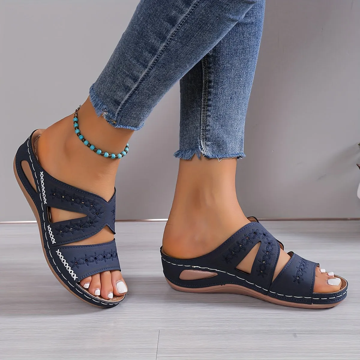 Samara® | Orthopedic and slip resistant sandals