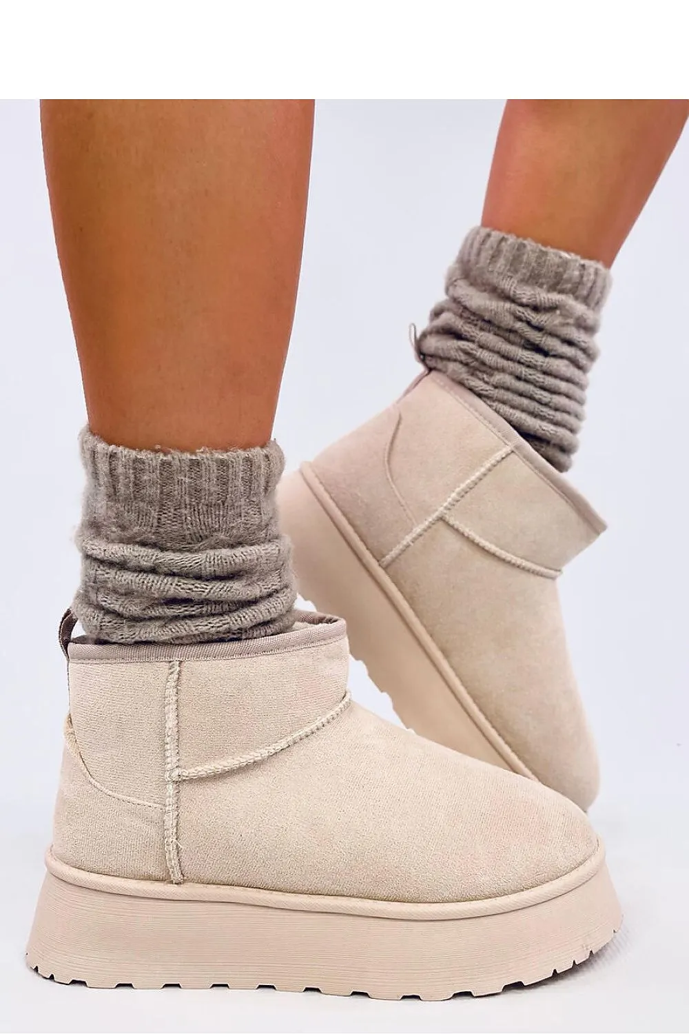 Snow boots