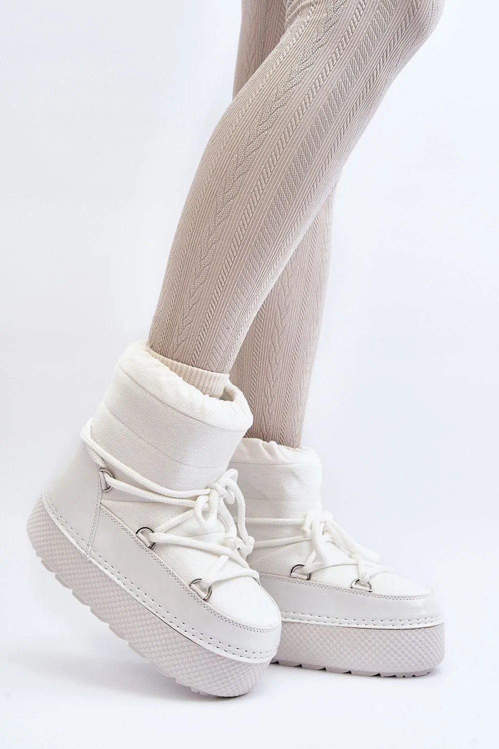 Snow boots