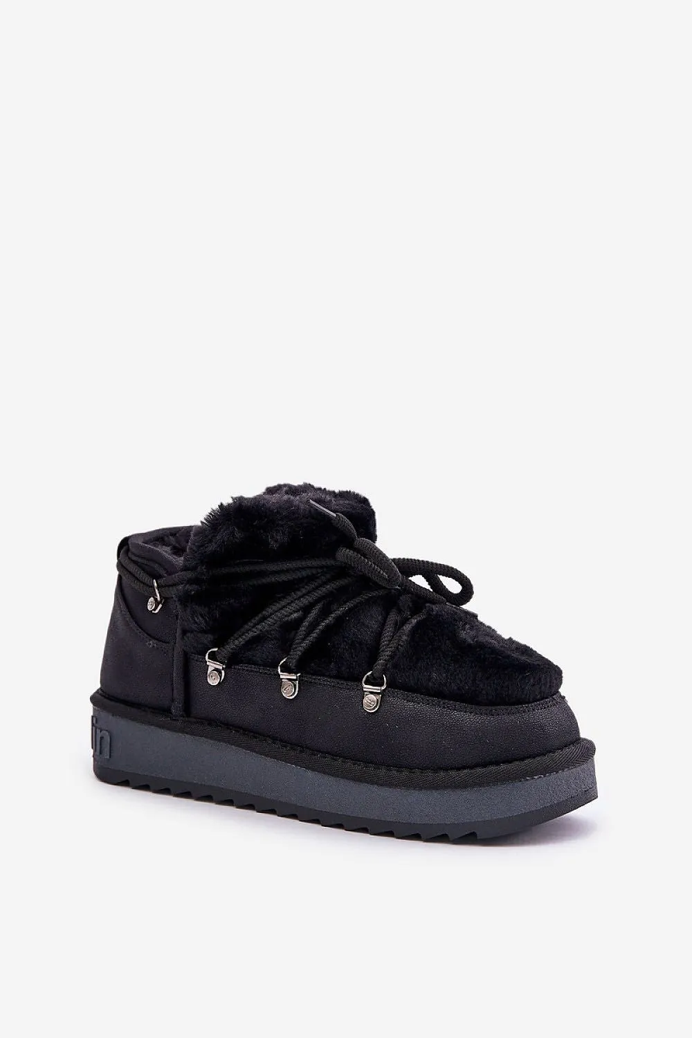 Snow boots