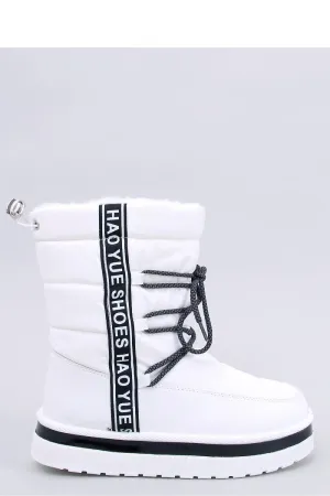 Snow boots