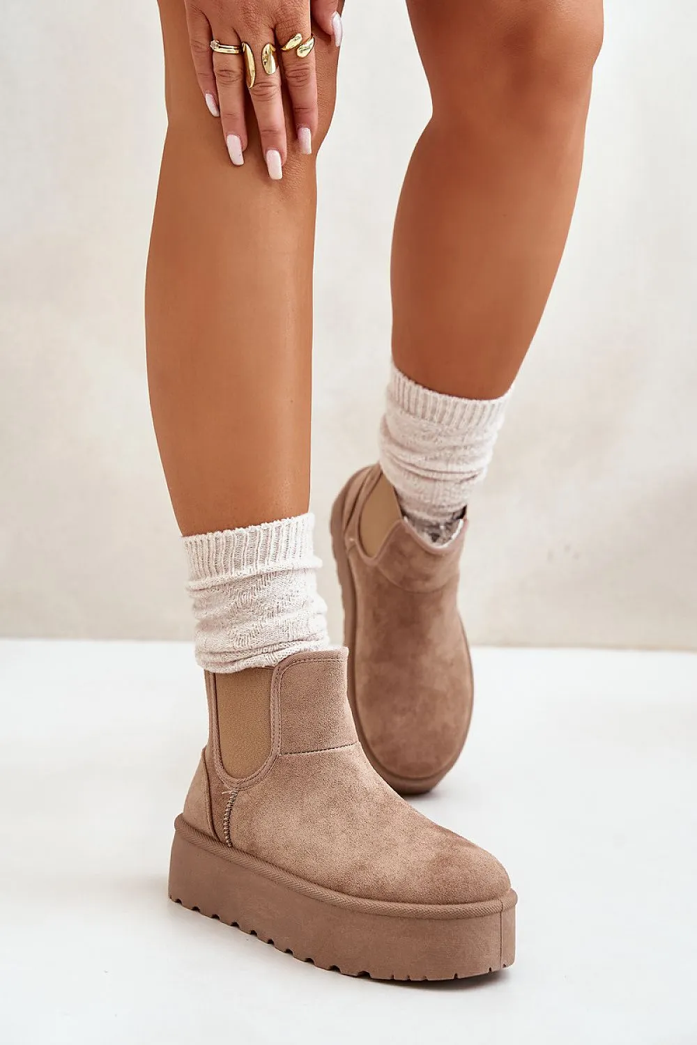 Snow boots