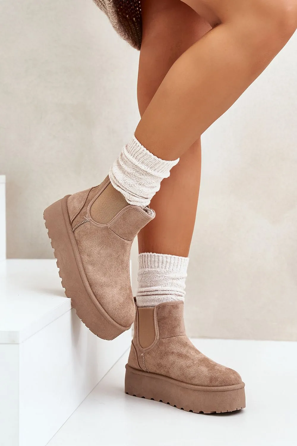 Snow boots