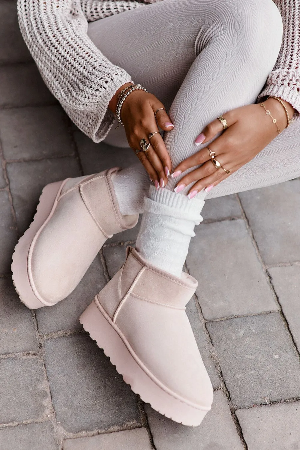 Snow boots