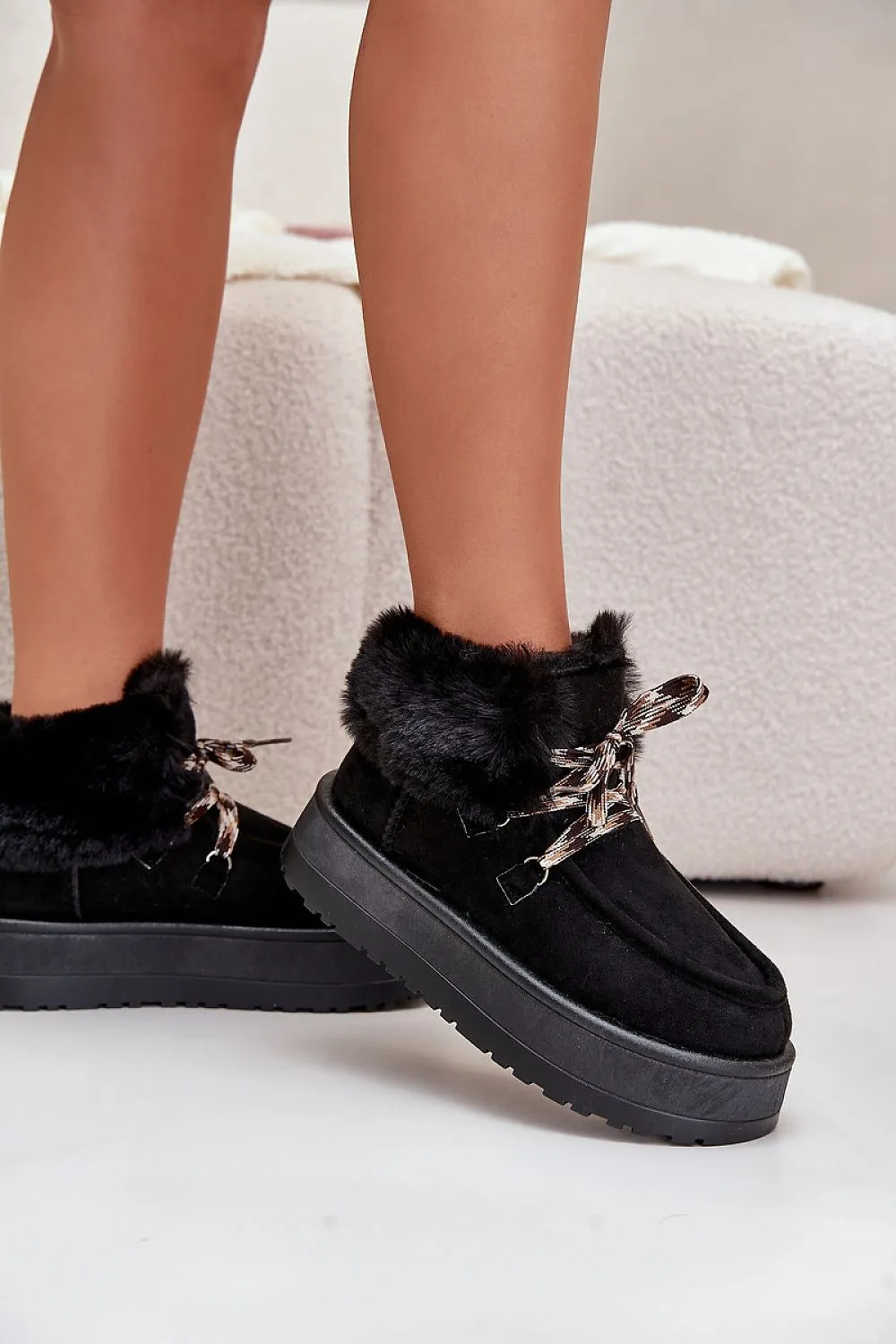 Snow boots