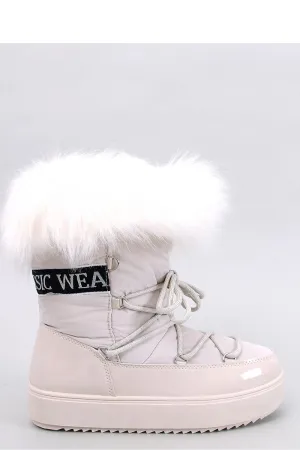 Snow boots