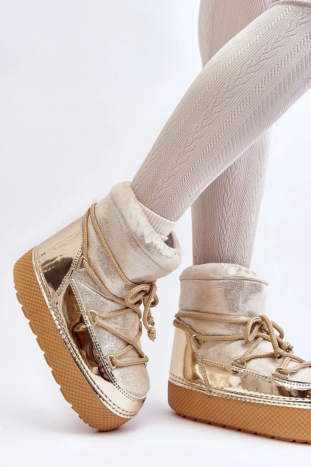 Snow boots