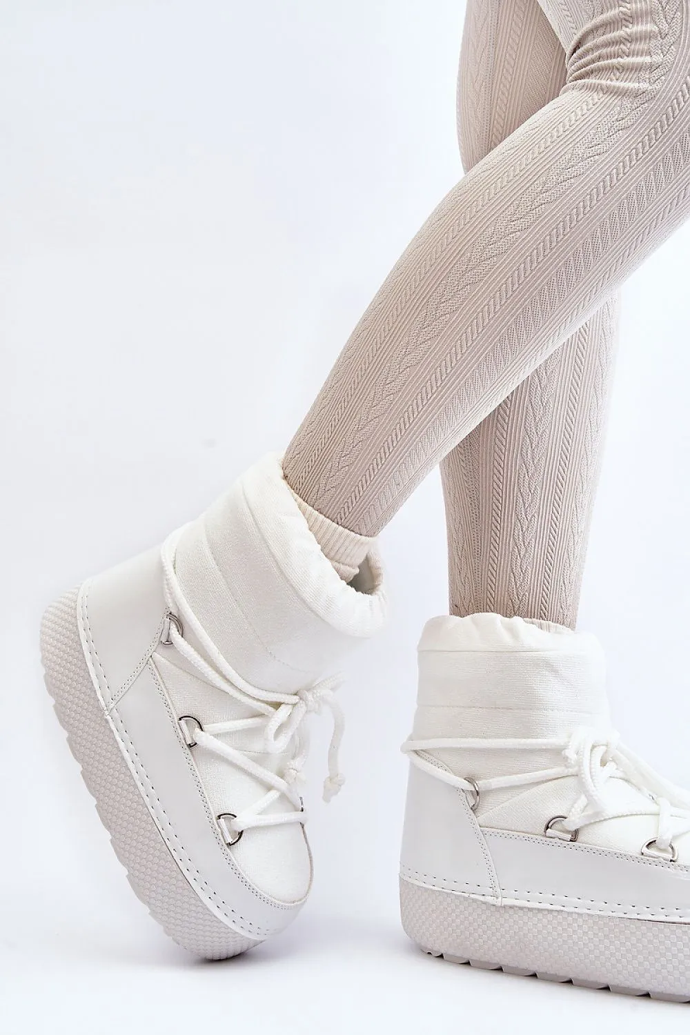 Snow boots