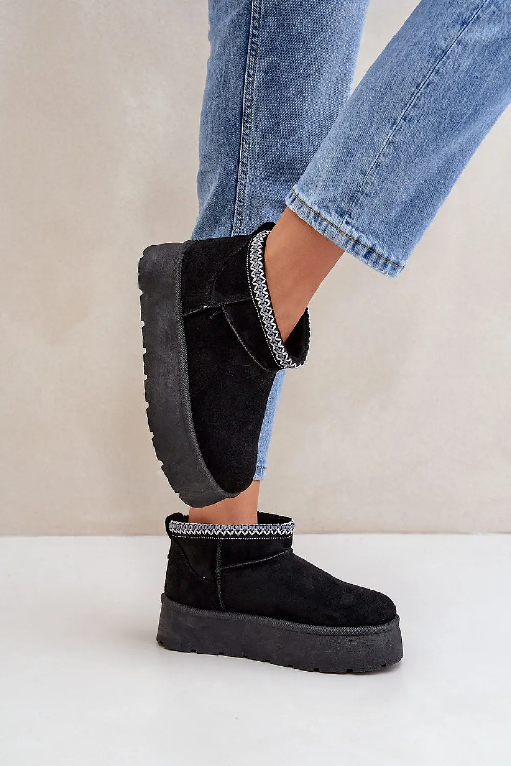 Snow boots