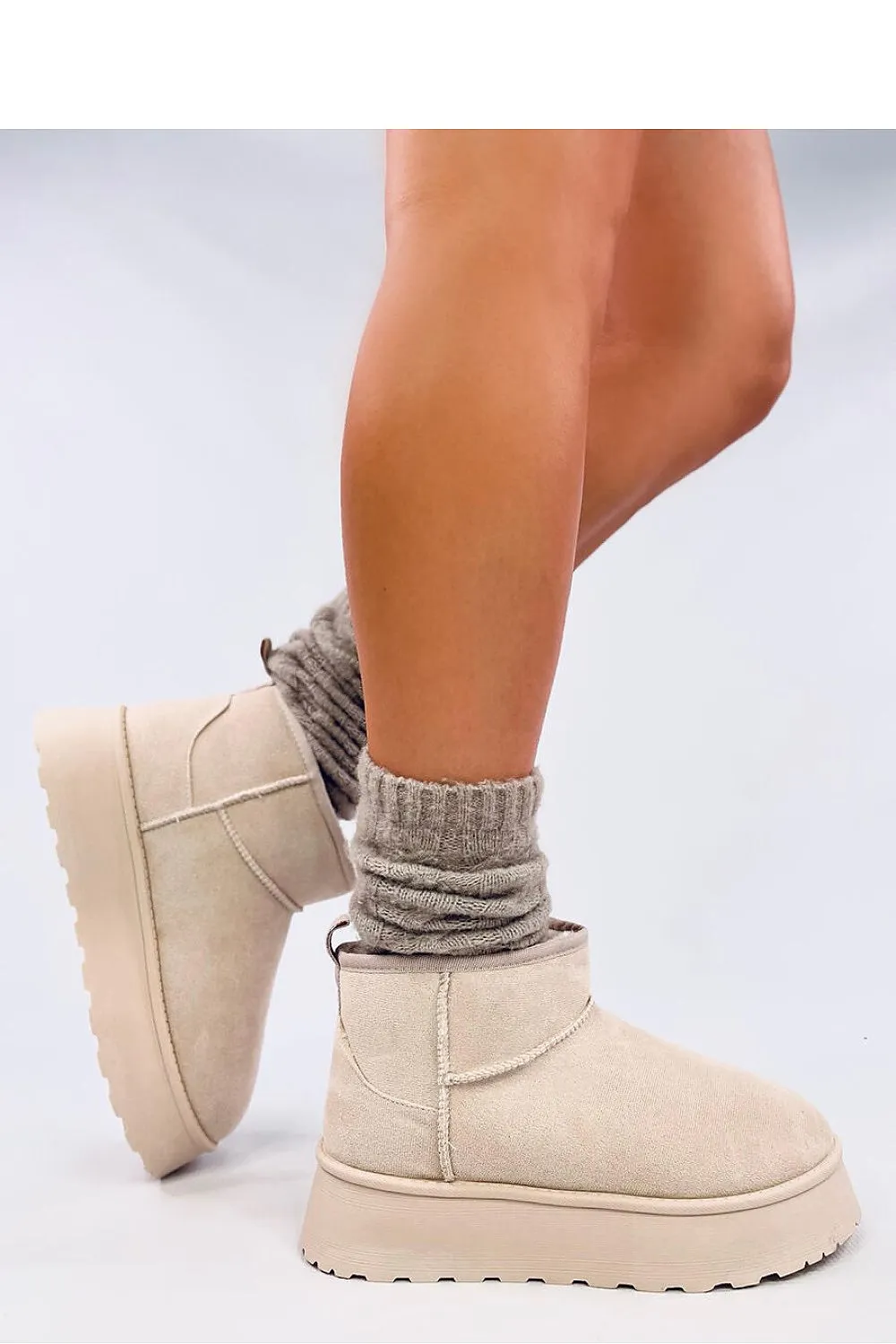 Snow boots