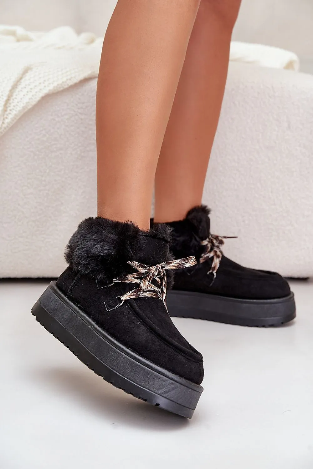 Snow boots