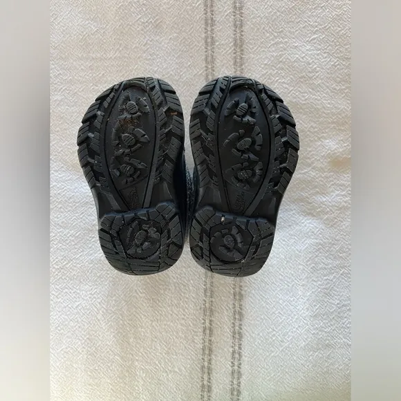 The North Face snow boots size 4