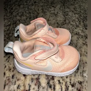 Toddler Nike Revolution 5 SE - 4C