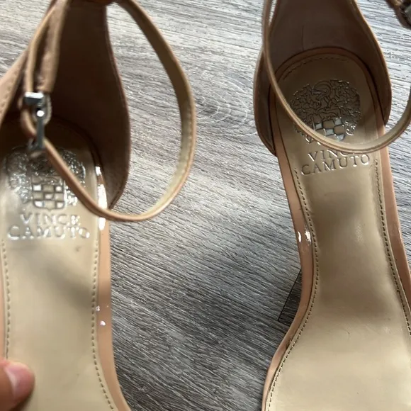 Vince Camuto Neutral Patent Leather Sandal Heels Classy Size 9.5