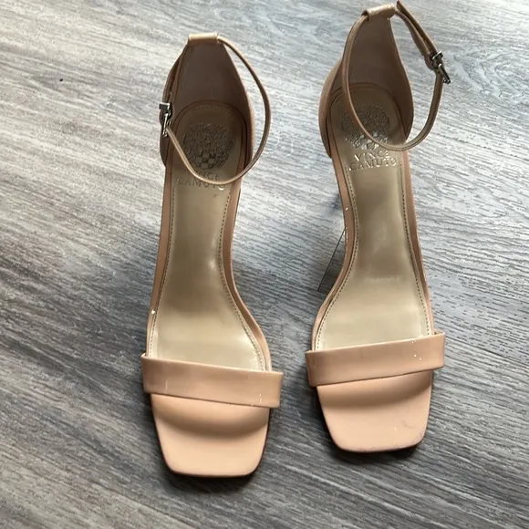 Vince Camuto Neutral Patent Leather Sandal Heels Classy Size 9.5